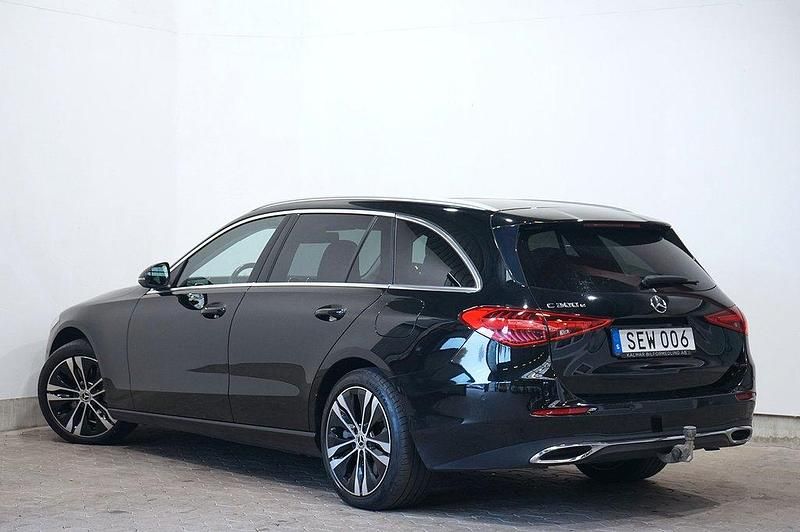Begagnad Mercedes C300e Avantgarde 313 HK (230 kW) 2022 Svart Kombi
