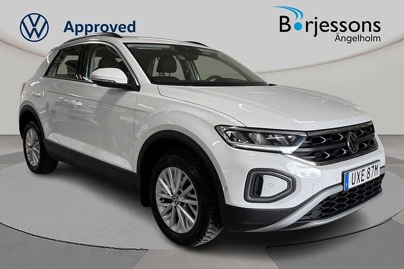 Vit Begagnad 2022 VW T-Roc Life SUV | 219 000 kr (Marknadspris) - Bild 1/4