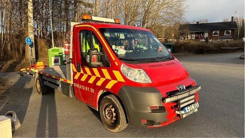 Begagnad Peugeot Boxer 158 HK (116 kW) 2007 Röd Van