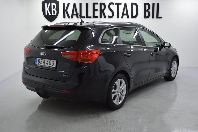 Begagnad Kia Ceed Sportswagon Comfort 128 HK (94 kW) 2014 Svart Kombi