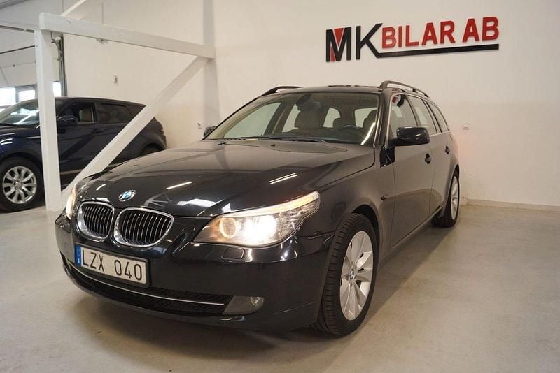 Svart Begagnad 2008 BMW 525 Kombi | 74 900 kr (Marknadspris) - Bild 1/4