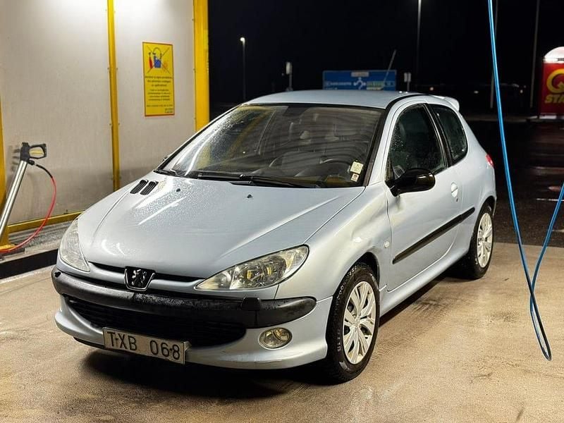 Begagnad 2003 Peugeot 206 GTi Halvkombi | 15 000 kr (Bra pris) - Bild 1/4