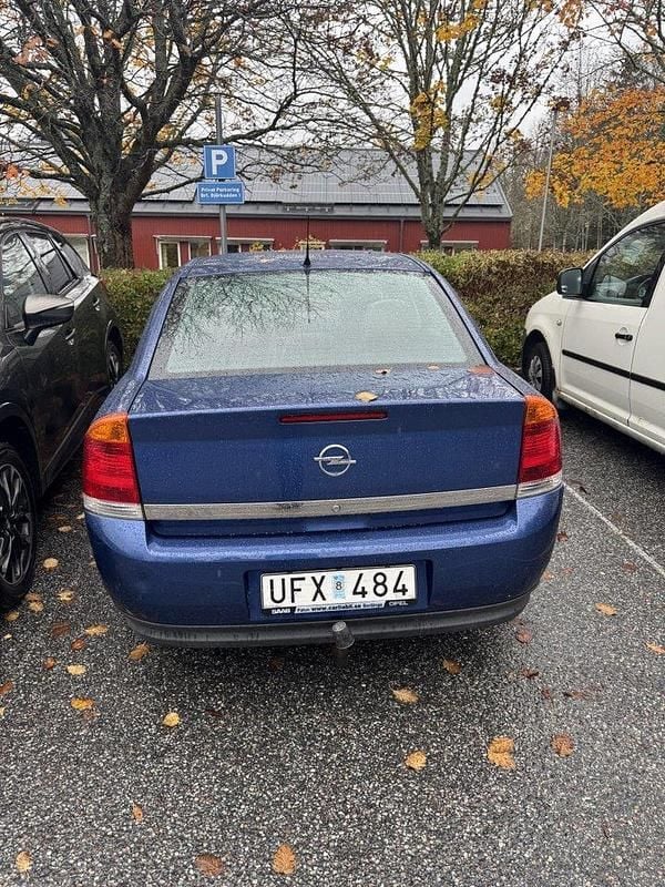Blå Begagnad 2003 Opel Vectra Sedan | 15 500 kr (Superpris) - Bild 1/4