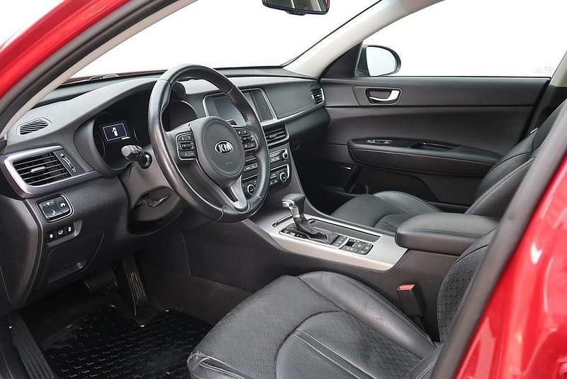 Begagnad Kia Optima Plus 156 HK (114 kW) 2017 Röd Kombi