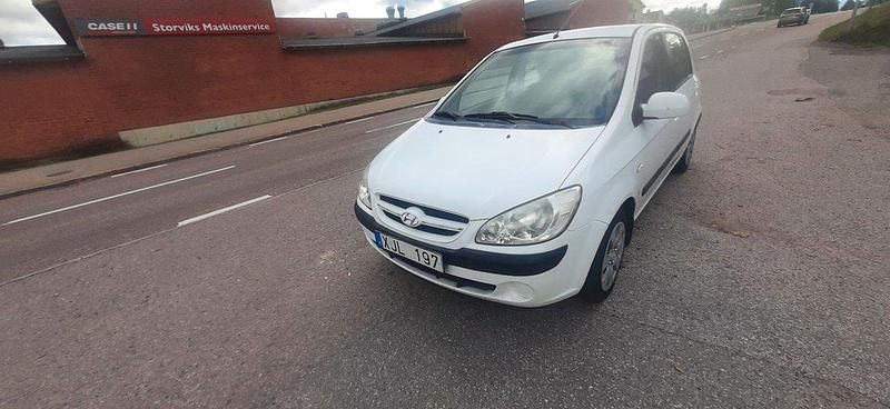 Vit Begagnad 2006 Hyundai Getz Halvkombi | 22 000 kr (Marknadspris) - Bild 1/4