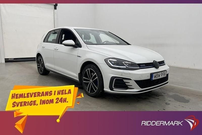 Begagnad VW Golf VIII GTE 204 HK (150 kW) 2020 Vit Halvkombi