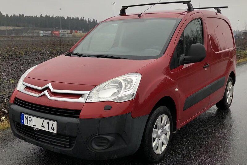 Röd Begagnad 2010 Citroën Berlingo Minibuss | 35 000 kr (Bra pris) - Bild 1/2
