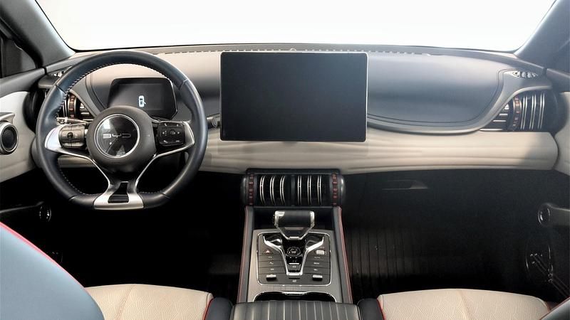 Begagnad BYD Atto 3 Design 150 kW (204 HK) 2022 Vit SUV