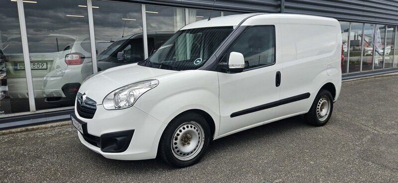 Vit Begagnad 2017 Opel Combo Minibuss | 79 900 kr (Lite dyr) - Bild 1/4