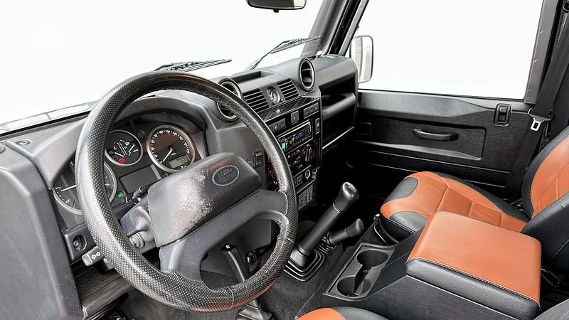 Begagnad Land Rover Defender 122 HK (89 kW) 2015 Grå (grey) SUV