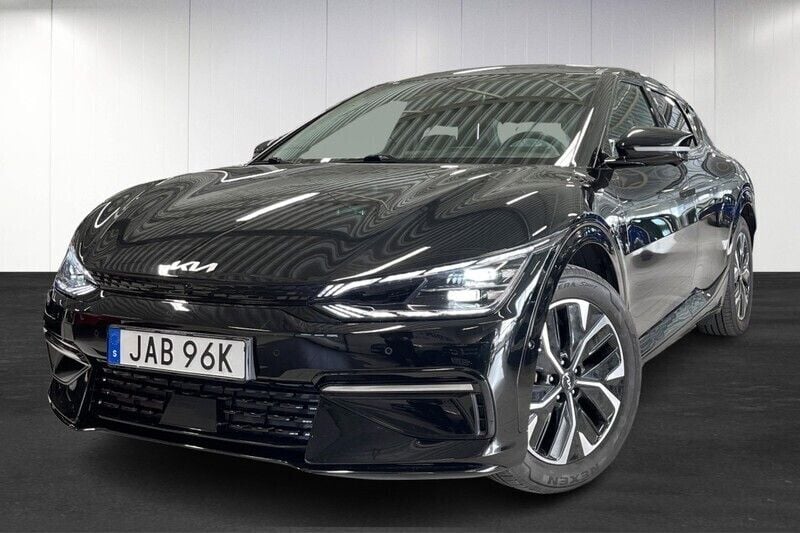 Svart (black) Begagnad 2022 Kia EV6 3 SUV | 469 900 kr - Bild 1/4