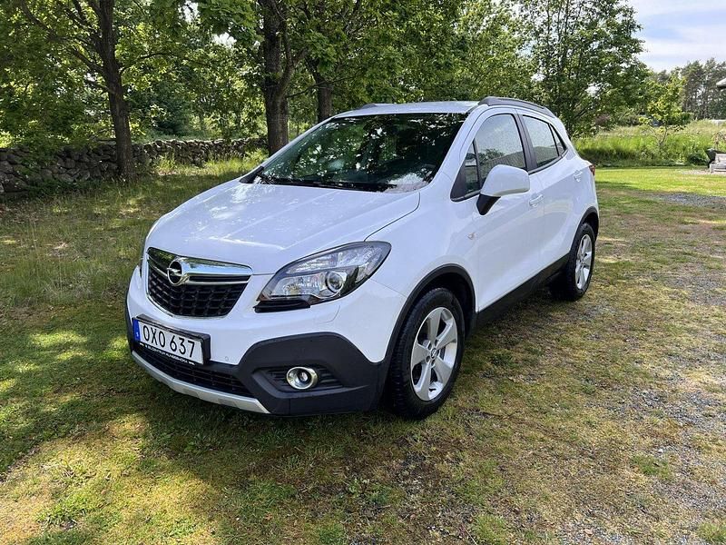 Vit Begagnad 2015 Opel Mokka SUV | 105 000 kr (Marknadspris) - Bild 1/4