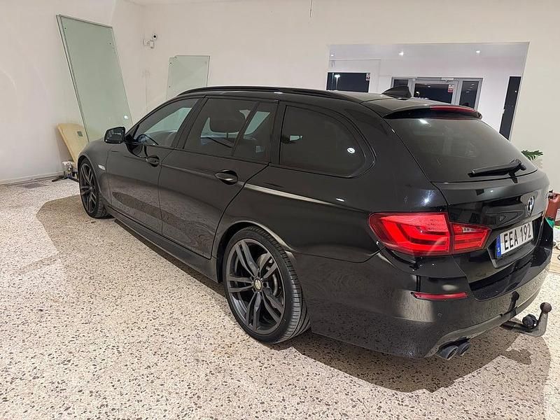 Begagnad BMW 530 M Sport 245 HK (180 kW) 2010 Svart Kombi