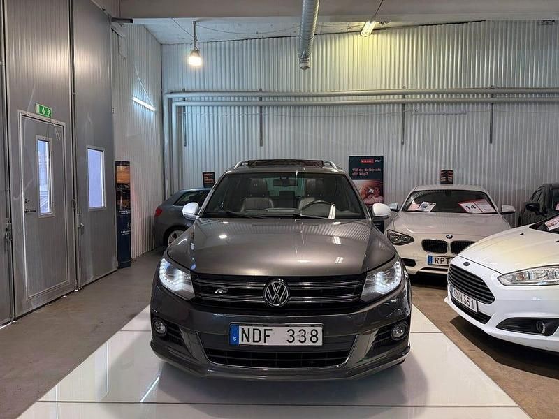 Begagnad VW Tiguan R-line 180 HK (132 kW) 2013 Mörkgrå (grå) SUV