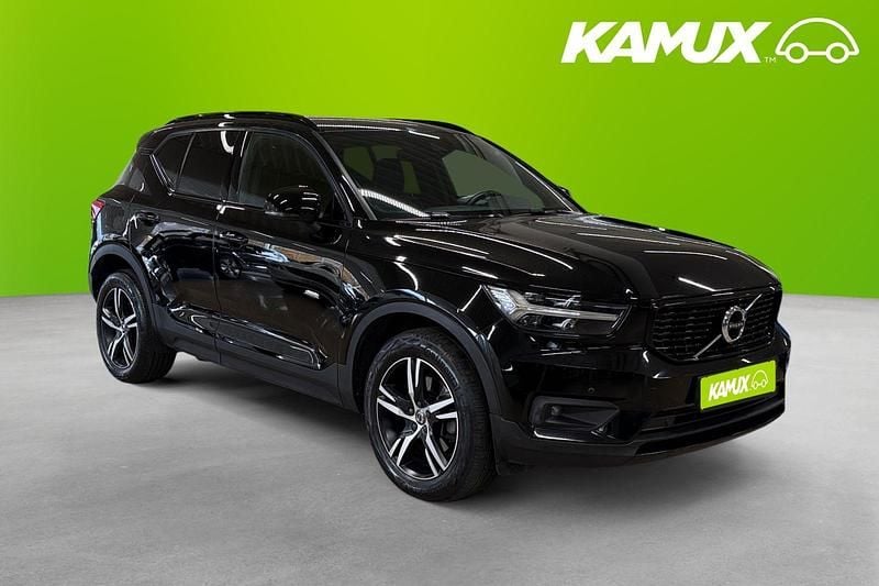 Svart Begagnad 2019 Volvo XC40 R-Design SUV | 309 800 kr (Marknadspris) - Bild 1/4