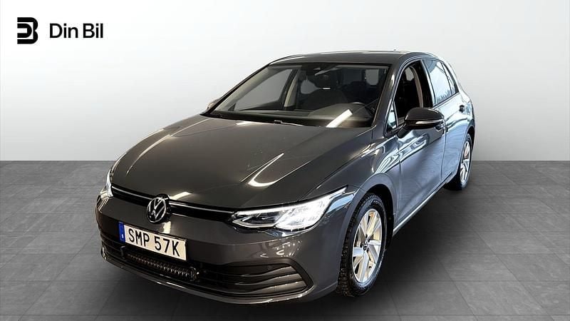 Grå Begagnad 2021 VW Golf VII | 209 900 kr (Dyr) - Bild 1/4