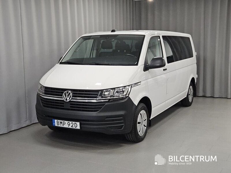 Vit Begagnad 2023 VW Caravelle Minibuss | 499 700 kr (Marknadspris) - Bild 1/4