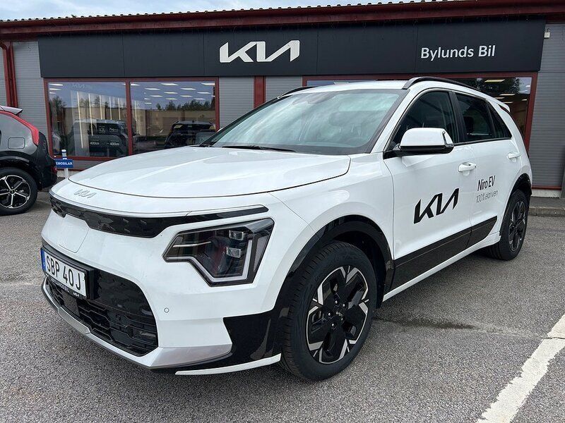 Vit Begagnad 2023 Kia e-Niro 2 SUV | 389 000 kr (Dyr) - Bild 1/1