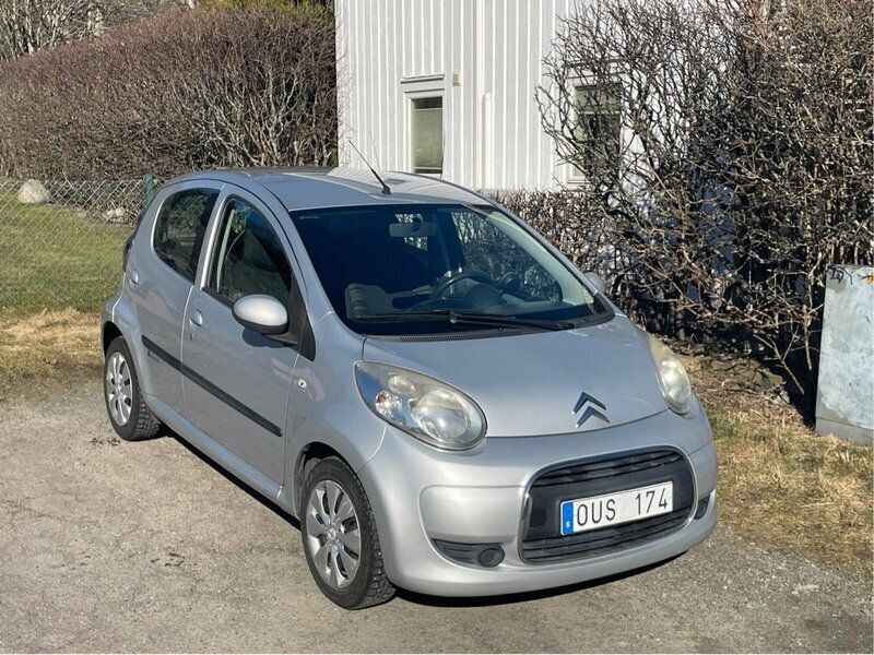 Silver Begagnad 2010 Citroën C1 Halvkombi | 24 500 kr (Bra pris) - Bild 1/4