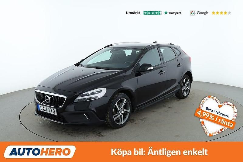Begagnad Volvo V40 Kinetic 152 HK (111 kW) 2018 Svart Halvkombi