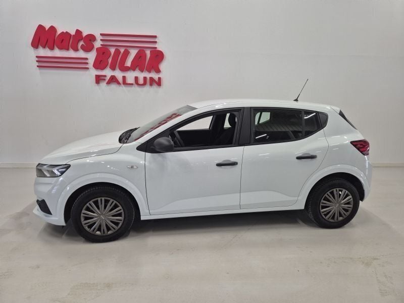 Vit Begagnad 2021 Dacia Sandero Essentiel Halvkombi | 139 900 kr (Lite dyr) - Bild 1/4