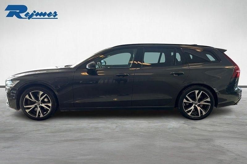 Begagnad Volvo V60 R-Design 303 HK (222 kW) 2019 Savile grå metallic Kombi