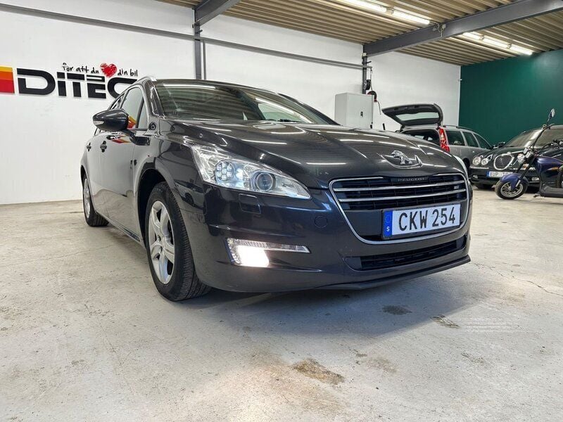 Grå Begagnad 2014 Peugeot 508 Kombi | 59 500 kr (Marknadspris) - Bild 1/4