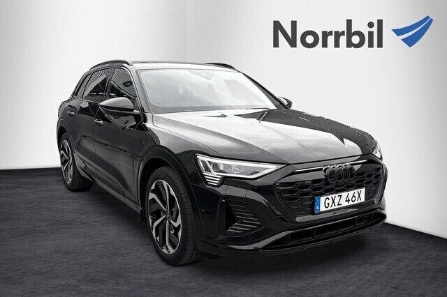Mytsvart metallic Begagnad 2023 Audi Q8 e-tron S-Line SUV | 749 000 kr (Lite dyr) - Bild 1/4
