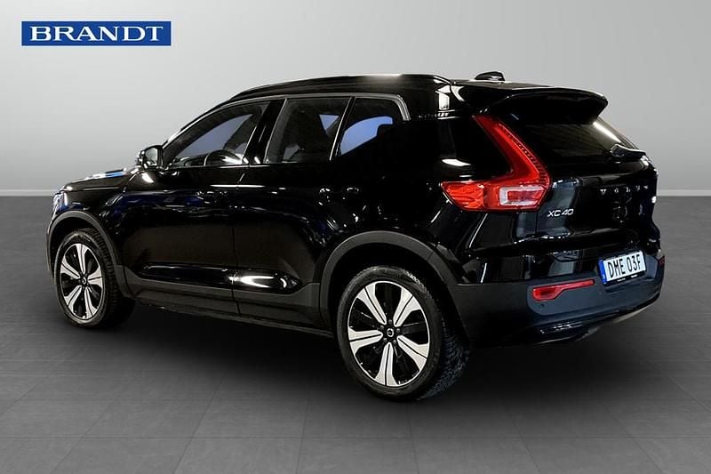 Begagnad Volvo XC40 Single Motor 175 kW (238 HK) 2023 Svart SUV
