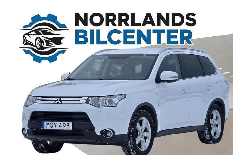 Vit Begagnad 2015 Mitsubishi Outlander SUV | 135 000 kr (Marknadspris) - Bild 1/4