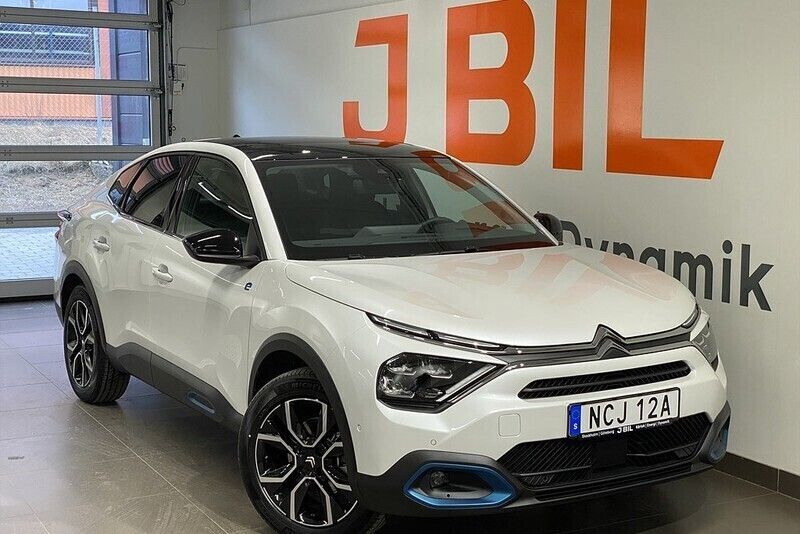 Vit pearl Begagnad 2023 Citroën e-C4 Exclusive SUV | 329 900 kr - Bild 1/4