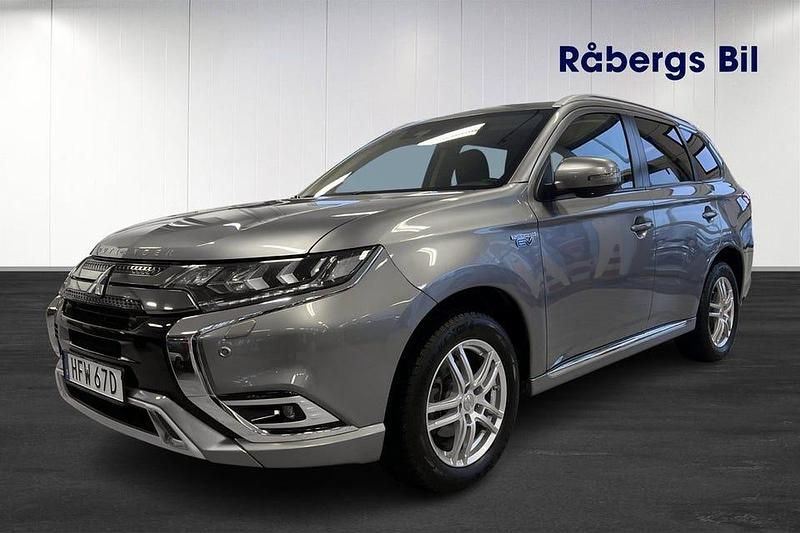 Begagnad Mitsubishi Outlander 224 HK (164 kW) 2020 Grå SUV