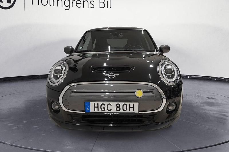 Svart Begagnad 2021 Mini Cooper SE Essential Halvkombi | 189 500 kr - Bild 1/4