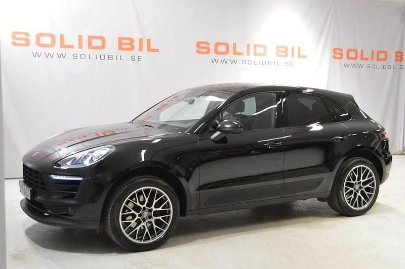 Begagnad Porsche Macan 252 HK (185 kW) 2018 Svart SUV