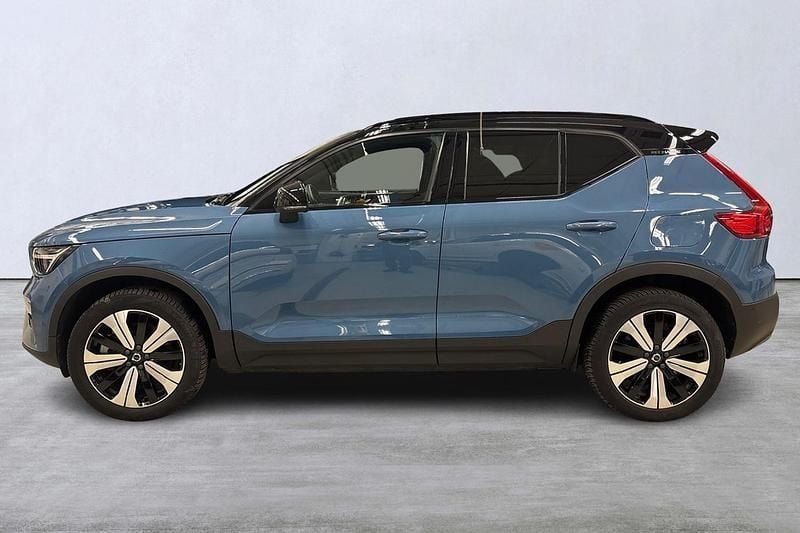 Begagnad Volvo XC40 Single Motor 175 kW (238 HK) 2022 Blå SUV