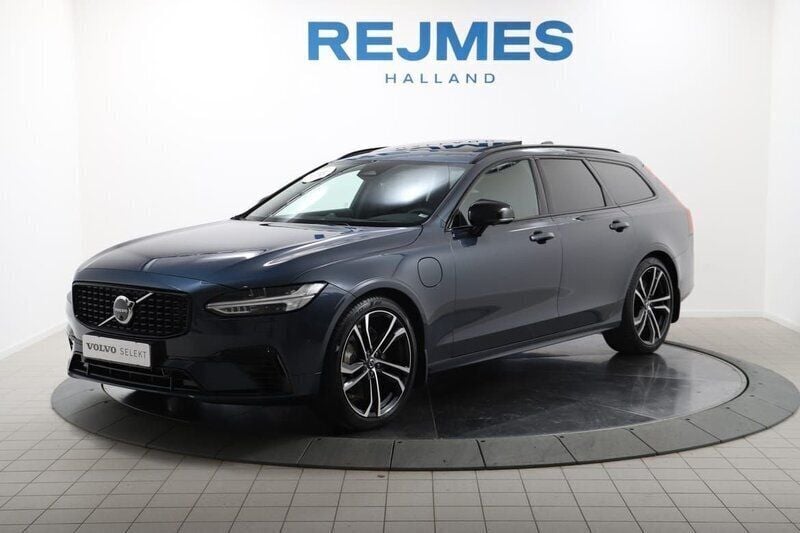 Mörkblå Begagnad 2024 Volvo V90 Ultra Kombi | 639 500 kr - Bild 1/4