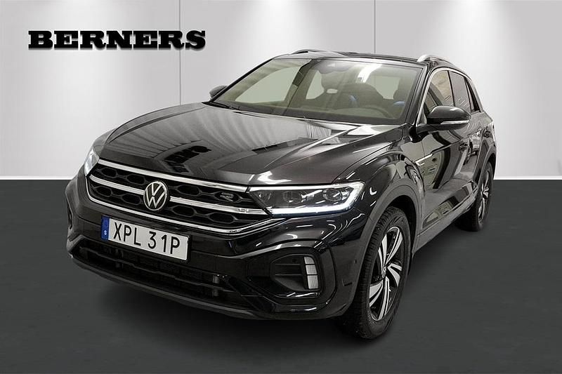 Svart Begagnad 2025 VW T-Roc R-line SUV | 399 900 kr (Marknadspris) - Bild 1/4