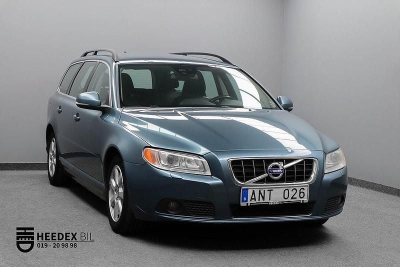 Blå Begagnad 2011 Volvo V70 Momentum Kombi | 68 900 kr (Lite dyr) - Bild 1/4