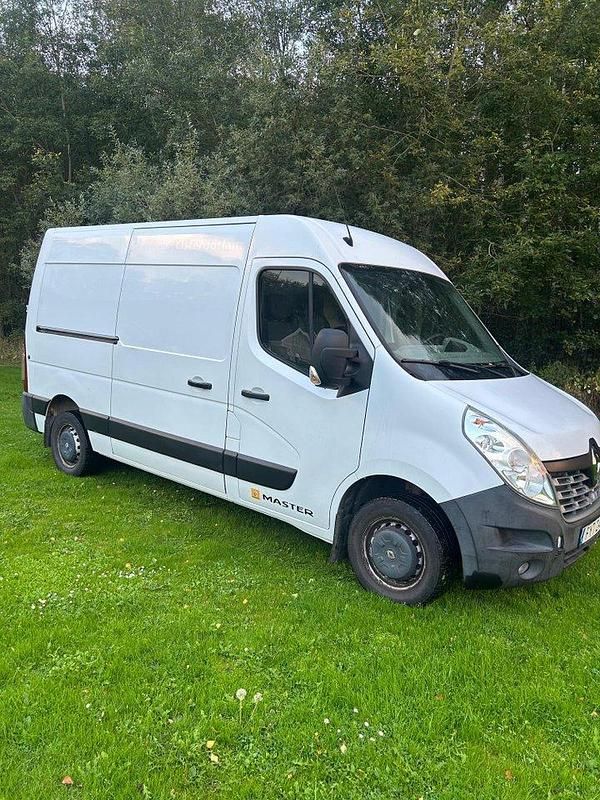 Vit Begagnad 2015 Renault Master Van | 119 000 kr - Bild 1/4