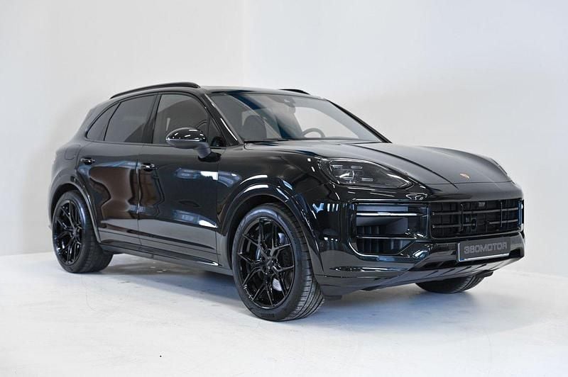 Svart Begagnad 2025 Porsche Cayenne SUV | 1 289 900 kr (Bra pris) - Bild 1/4
