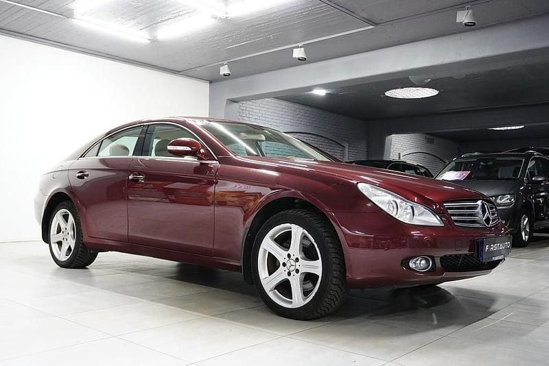Begagnad Mercedes CLS500 306 HK (225 kW) 2005 Röd Sportkupé