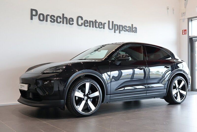 Svart Begagnad 2024 Porsche Macan SUV | 945 000 kr (Bra pris) - Bild 1/4