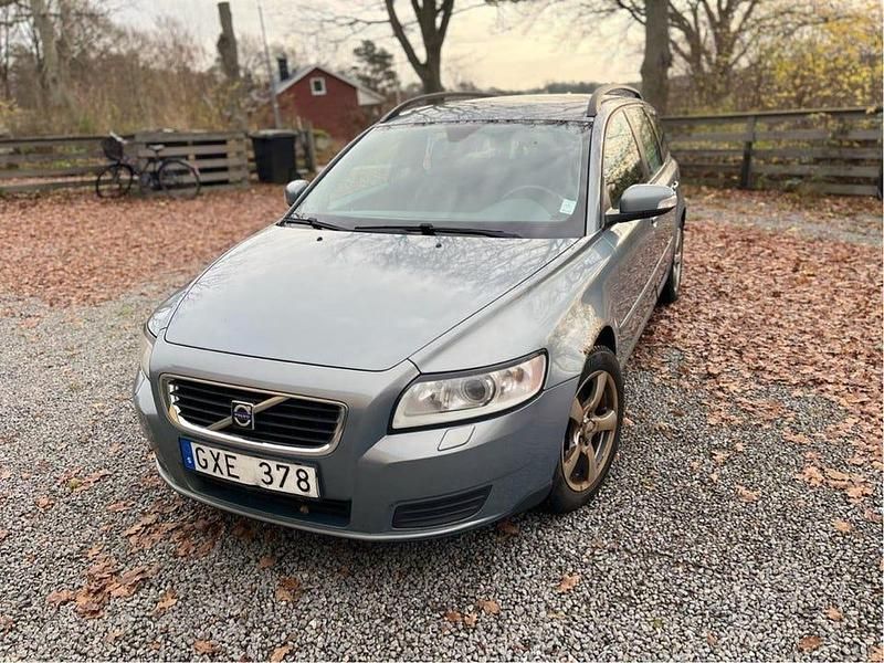 Begagnad 2008 Volvo V50 Kinetic Kombi | 17 000 kr (Superpris) - Bild 1/4