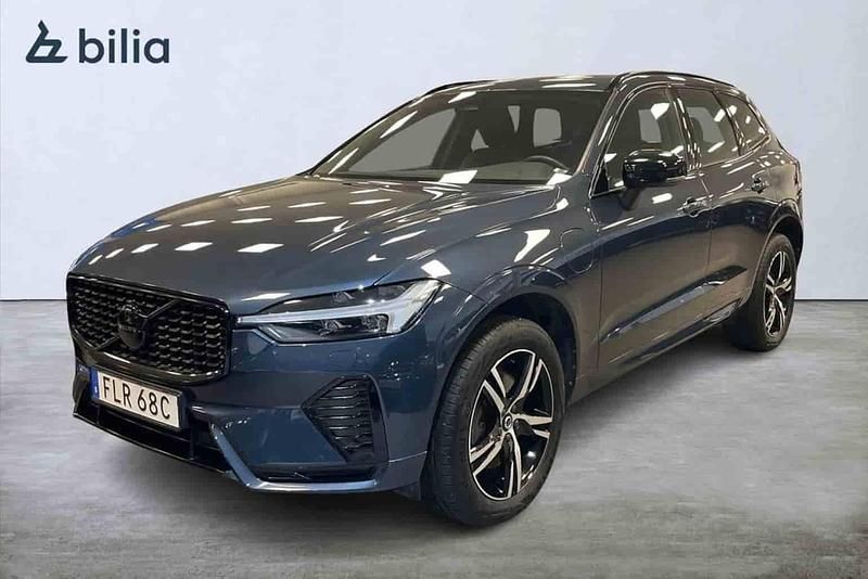 Mörkblå Begagnad 2021 Volvo XC60 R-Design SUV | 399 900 kr (Marknadspris) - Bild 1/1