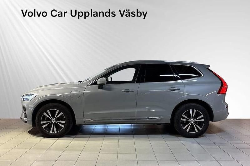 Begagnad Volvo XC60 Core 355 HK (261 kW) 2024 Grå SUV