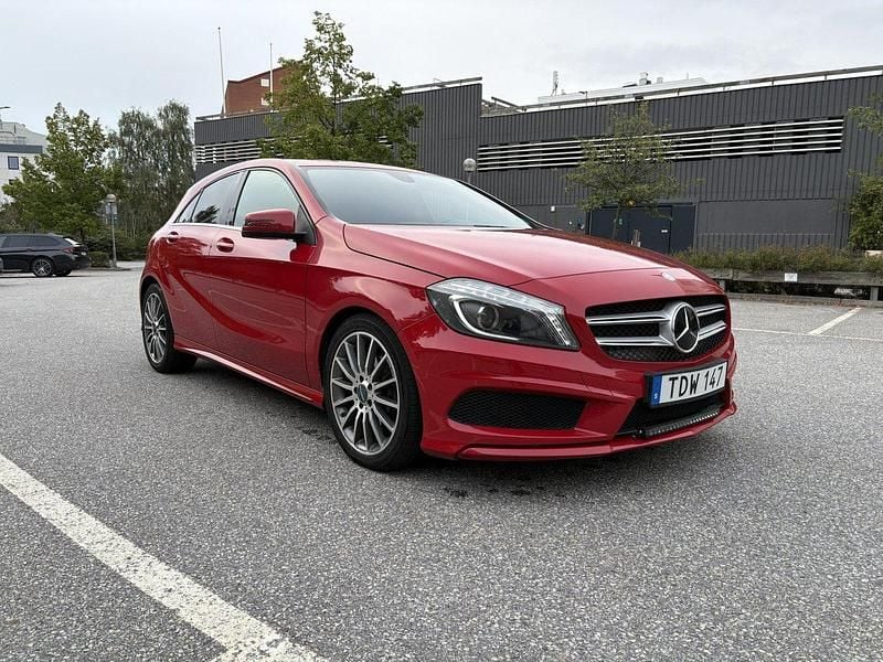 Röd Begagnad 2015 Mercedes A200 AMG line Halvkombi | 160 000 kr (Bra pris) - Bild 1/4