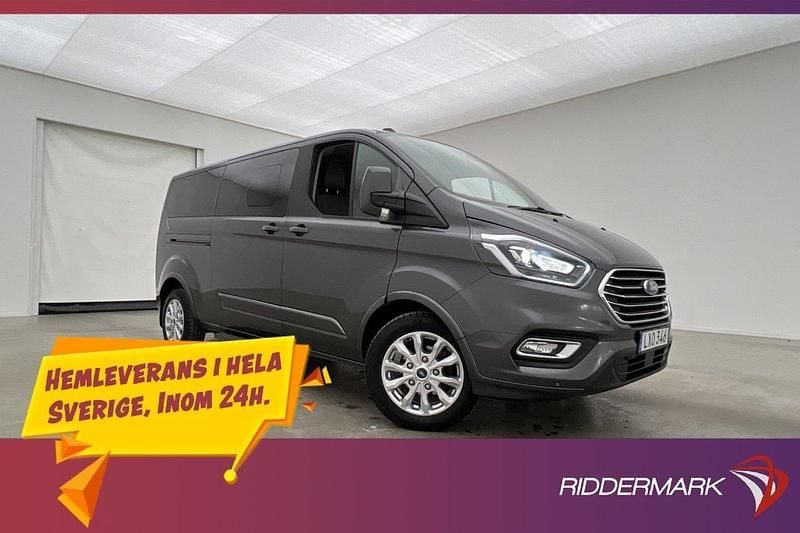 Grå Begagnad 2022 Ford Tourneo Titanium Minibuss | 424 800 kr (Bra pris) - Bild 1/3