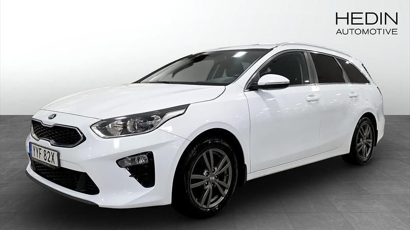 Vit Begagnad 2019 Kia Ceed Sportswagon Advance Kombi | 179 900 kr (Marknadspris) - Bild 1/4