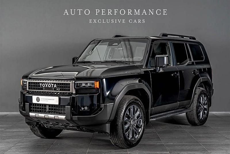 Ny 2025 Toyota Land Cruiser Executive SUV | 1 199 900 kr - Bild 1/4