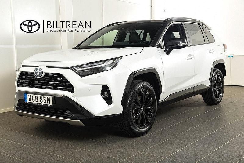 Vit Begagnad 2024 Toyota RAV4 Hybrid Style SUV | 428 900 kr (Bra pris) - Bild 1/4